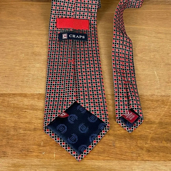 Chaps Necktie Men's Classic New Standard Width Checkered Pattern Silk Red Black - Picture 5 of 6